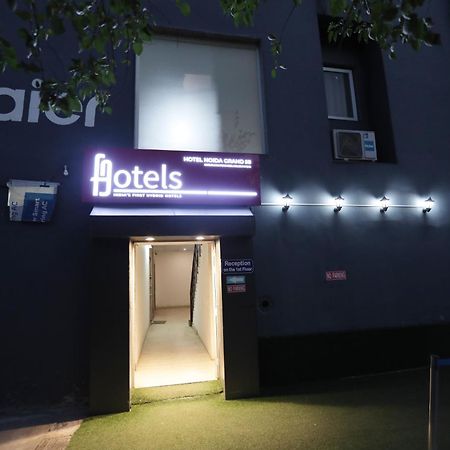 Hotel Noida Grand Sec 58 Exterior photo