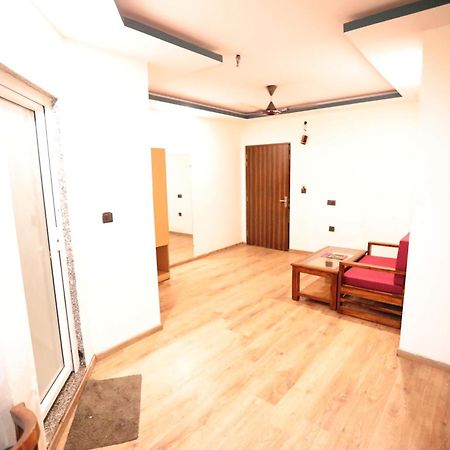 Hotel Noida Grand Sec 58 Exterior photo