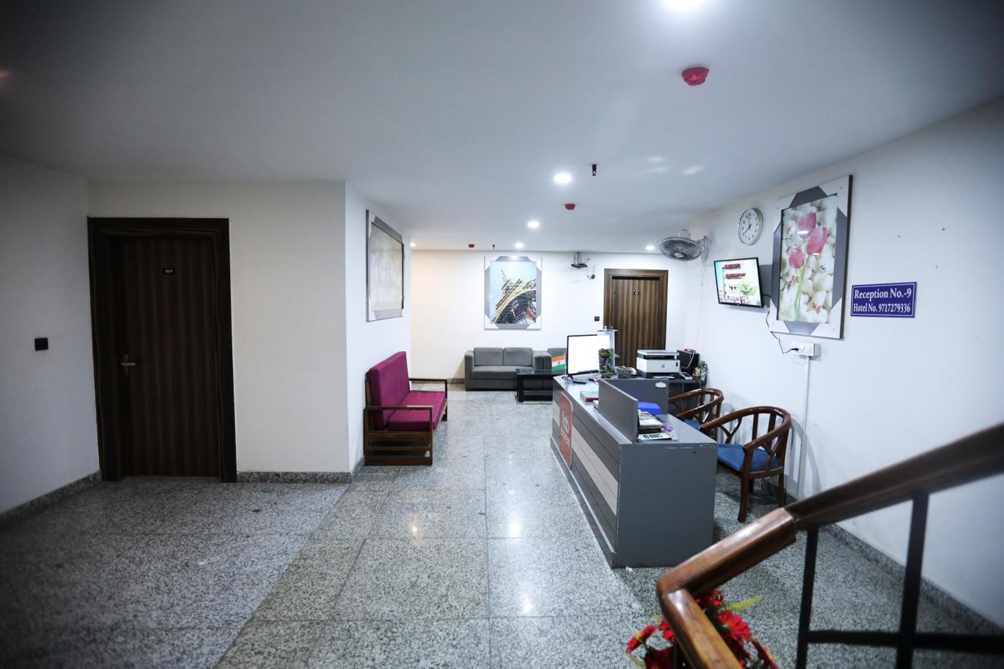 Hotel Noida Grand Sec 58 Exterior photo