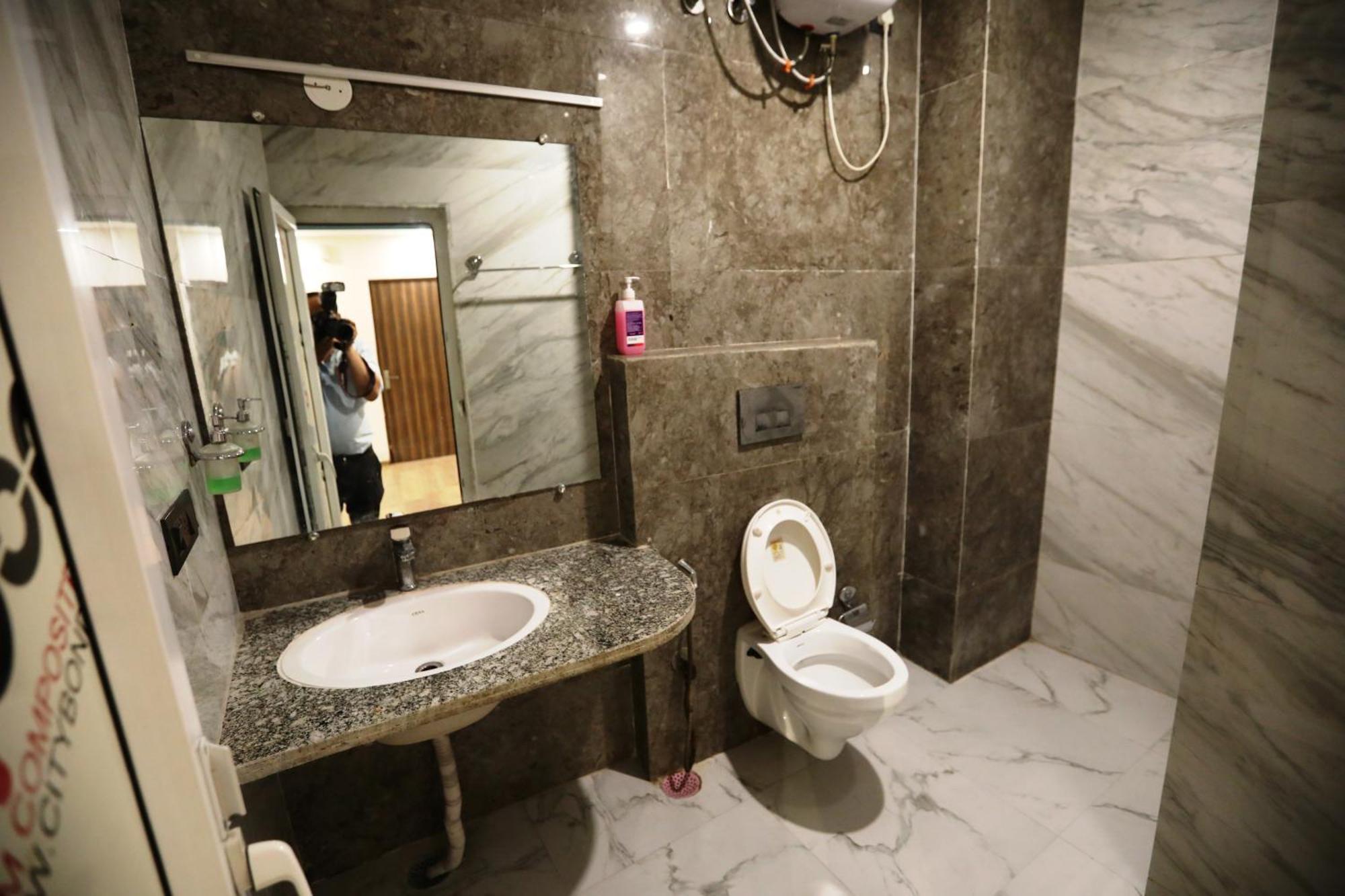 Hotel Noida Grand Sec 58 Exterior photo
